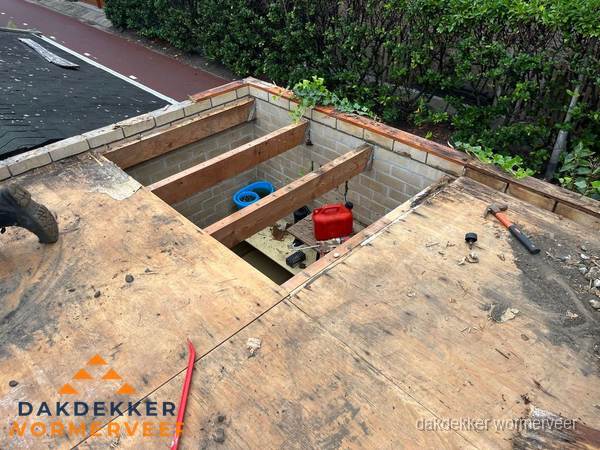 Plat dak vervangen met open constructie in Wormerveer