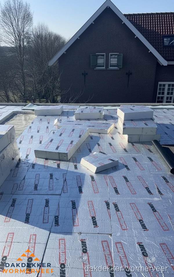 IKO PIR isolatieplaten op plat dak in Wormerveer