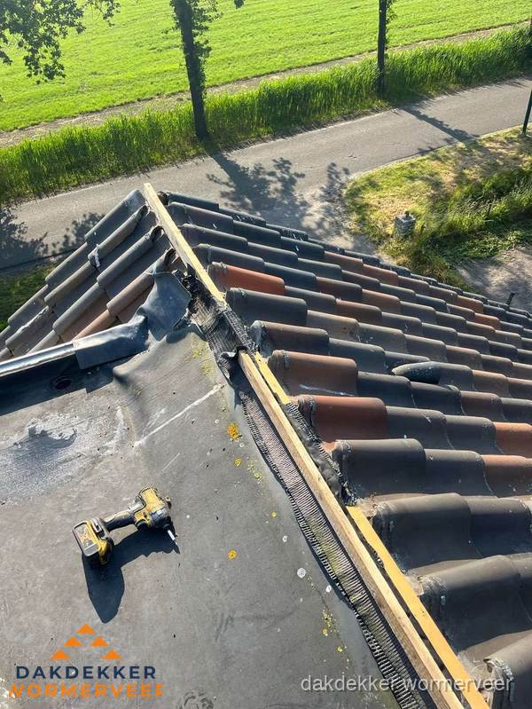 Kosten dakgoot vervangen: werkzaamheden aan dakrand in Wormerveer
